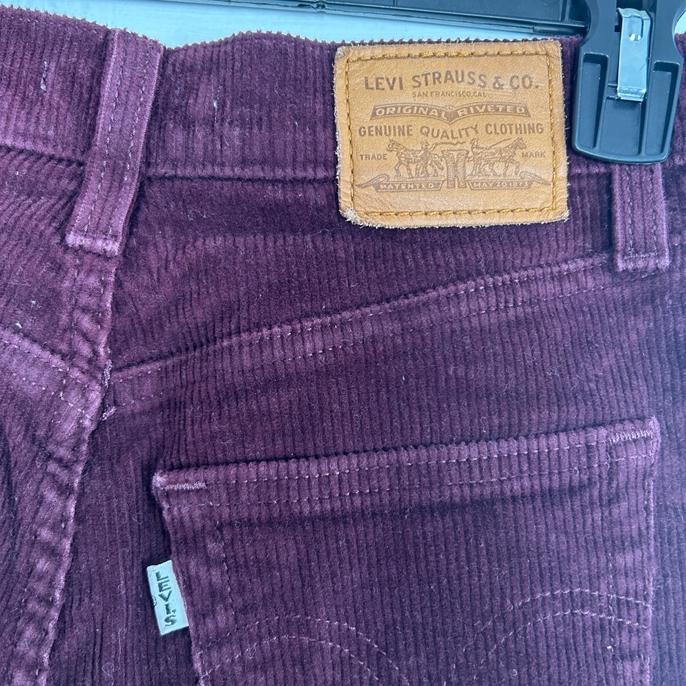 Levi’s rib cage bootcut burgundy corduroy pants - Picture 5 of 5